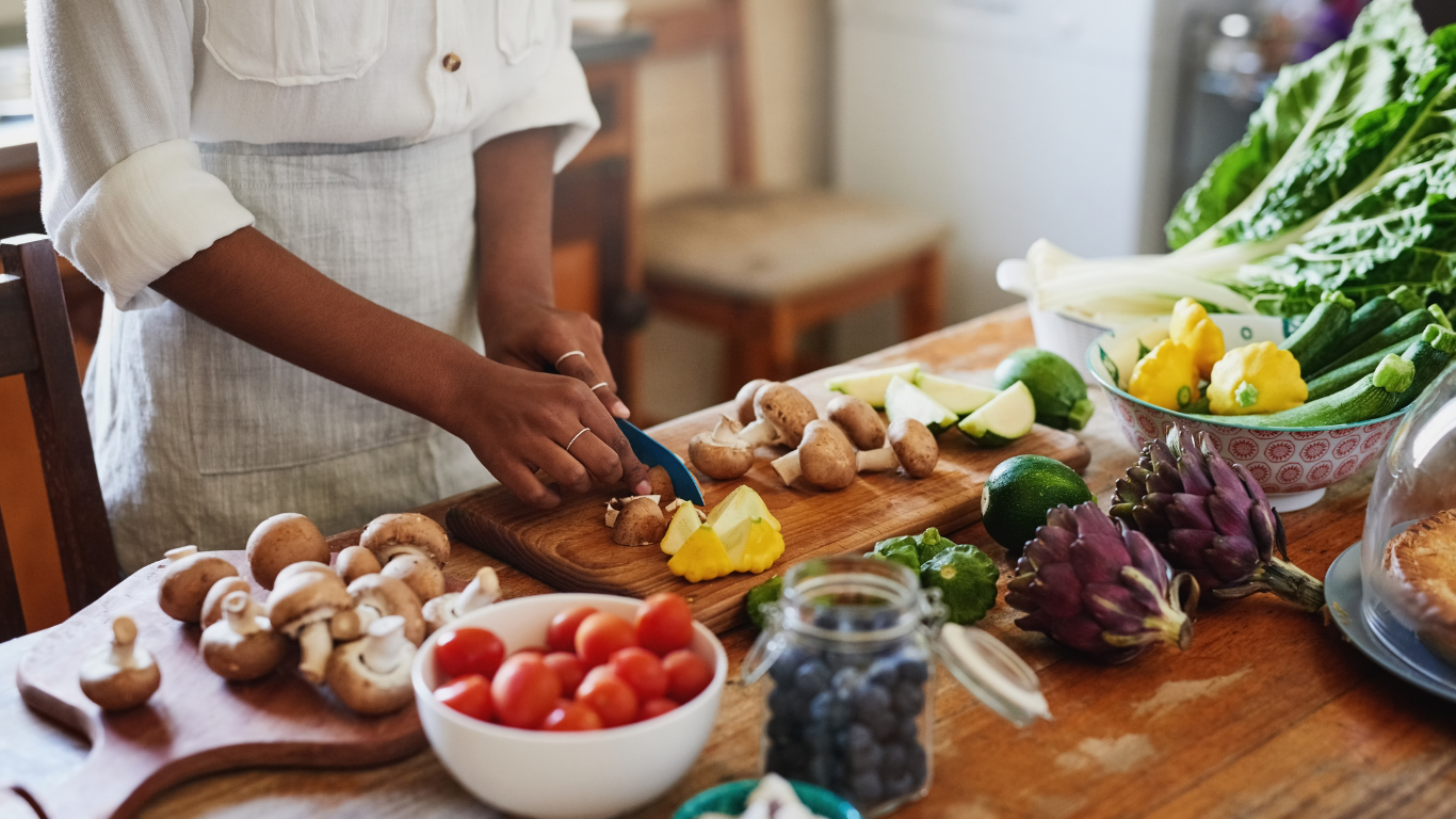 Nourish, Don’t Deprive: The Truth About Detox Drinks and Fad Diets - Future Salad